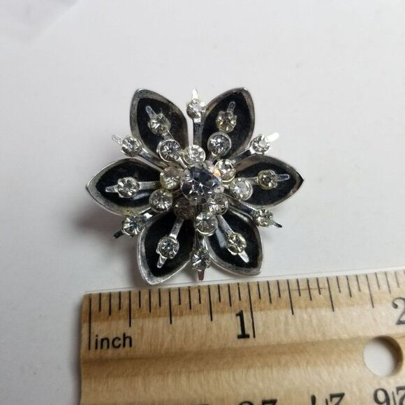 Vintage Coro Black Enamel and Silver Tone Flower Brooch, Retro Signed Lapel Pin - Picture 5 of 7